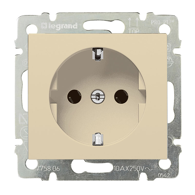Розетка в рамку с/у Legrand Valena 695613, 1 гнездо, с/з и штор. 16А, 230В, IP20, бежевый Розетка в рамку с/у Legrand Valena 695613, 1 гнездо, с/з и штор. 16А, 230В, IP20, бежевый